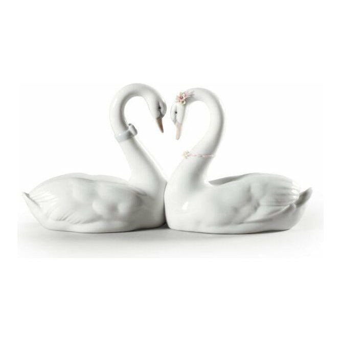 Lladro Endless love Figurine (5869475627176)